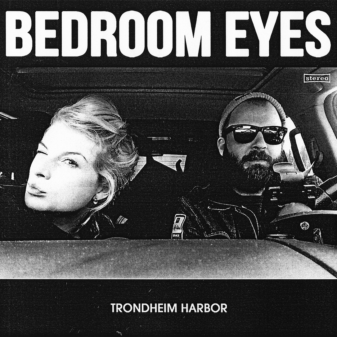 bedroom_eyes_trondheim_harbor